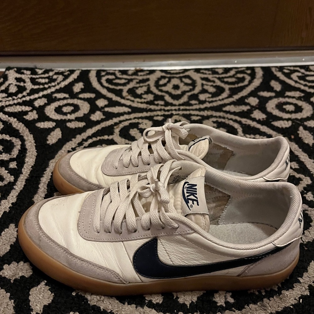 Nike killshot